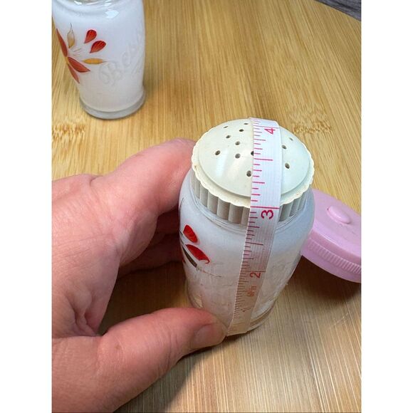 Vintage 1950s Bessie & Jessie Milk Glass Salt and Pepper Shakers – Hand Painted - Picture 2 of 7